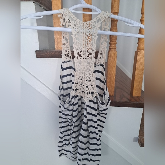 Poetry Tank - Picture 3 of 3